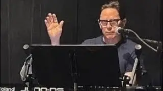 21 Minutes and 33 Seconds of John Linnell of They Might Be Giants Being Silly