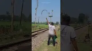Если уронить это  поезда столкнутся!