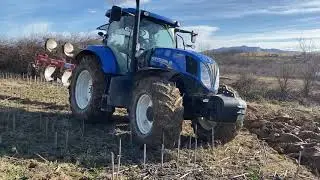 New Holland  T7.170 with Madara PLNR 4 plоwing..