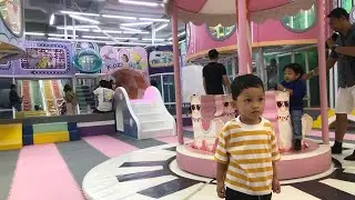 SERU BERMAIN DI PLAYGROUND LIVING WORLD, BERMAIN BOLA, LOMPAT, MAIN SELUNCUR, MAIN PASIR