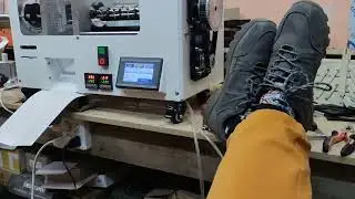 Desktop injection molding machine