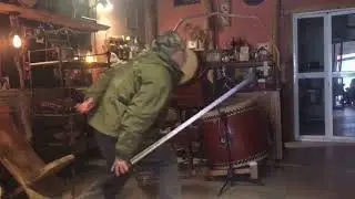 Daily Practice with Two-Handed Sword双手剑日常练习 #MartialArts #SlowStickQuietDrum #LongHeizi #武术