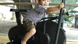3 years old kid training exercises - Bycling