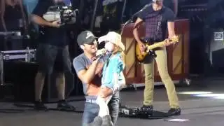 The Best Fans In The World - 2015 ACM Awards