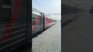 ЭП2К-410 с поездом 