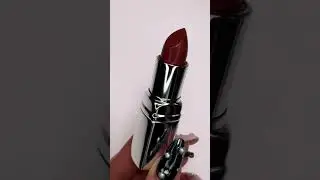 Выбери стиль, который отражает твою уникальность из новейшей коллекции Inglot! 💄✨