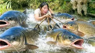 How to Catch fish and Trap fish by Hand on rainy days to Sell at Market with Single mom