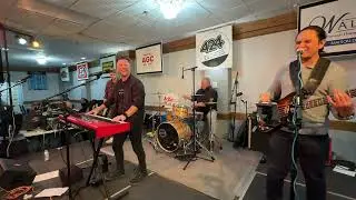 Sway Me Smooth: A Mashup of Smooth by Santana and Sway by Bubl&eacute;
