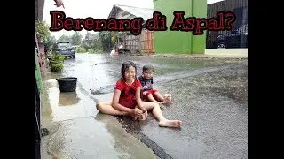 Mandi Hujan...