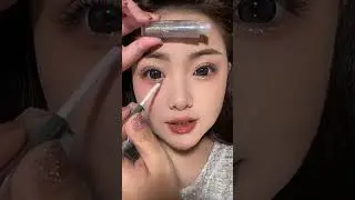 Get&nbsp;Doll Eyes&nbsp;Instantly!&nbsp;Easy Under Eye Glitter&nbsp;Hack.#makeuptips