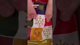 Abriendo 2 campanas Navide&ntilde;as Solidarias de Disney #navidad #blindbag #mysterybox #disney #shorts