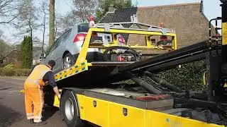 Gewonde bij auto tegen boom Suwald