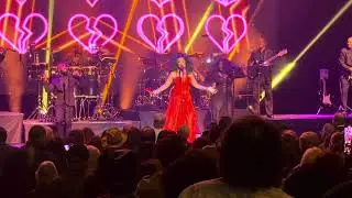 Diana Ross - Baby Love/You Can't Hurry Love - Live Newark NJ 10/27/25