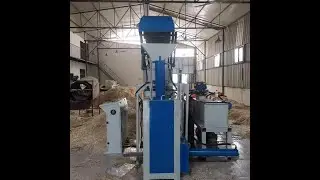 Wood Chips Baling Machine/Vertical Sawdust Baler Bagging Machine for Pet Bedding