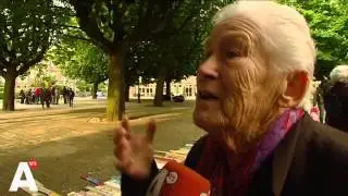 Oosterparkbuurt herdenkt op Kastanjeplein