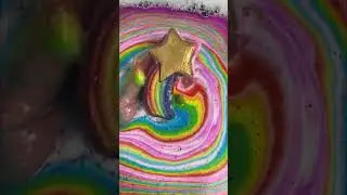 The most colourful bath bomb ever!? 💫 #selfcare #oddlysatisfying #fyp