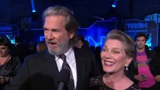 TRON: LEGACY - LA World Premiere - Interview with Jeff Bridges: 
