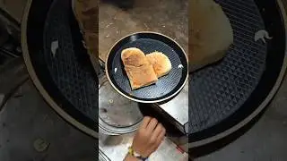 heart shape Anda wala burger #andaburger #food #foodie #foodblogger #trending #viral