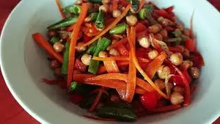 WARM CHICKPEAS VEGAN SALAD / VEGAN