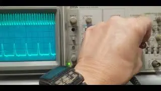 Why my oscilloscope trace is getting dimmer at higher speed sweep settings? Analog scope aging issue