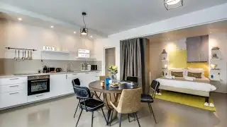 Modern and eclectic 3BD duplex in Le Marais! | Paris, France | Hotel Review 🏩