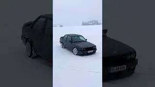 BMW E30 325i M-Technic 2 in the snow