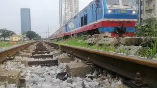 D19E-928(CKD7F 0028) KÉO TÀU KHÁCH LP10 VÀO VÀ RỜI GA THƯỢNG LÝ TRÊN ĐƯỜNG SẮT SỐ 4 