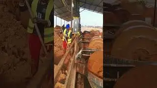 #goldmining   #gold   #miningmachine   #goldgrindingmill   #grinding #goldgrinder #grinder