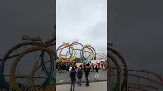 Olympia Looping (F&uuml;nferlooping) auf dem Oktoberfest 2025 | Achterbahn M&uuml;nchen