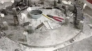 Constructing Minni round building 🏢