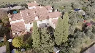 Terratetto con giardino nelle colline toscane
