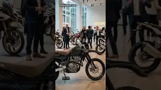 2026 Honda XR400R Revealed | Luxury White Showroom Display with Premium Background