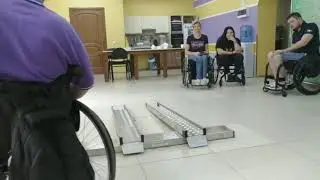 Преодоление препятствий на инвалидной коляске