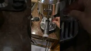 Doppio Con Panna w De'Longhi Dedica Maestro Plus