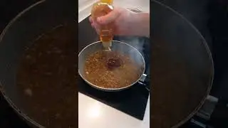 Курочка в чесночно-медовом соусе | Garlic and honey chicken #shorts