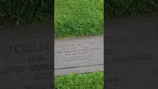 Visiting the Grave of Actor John Ritter #shorts