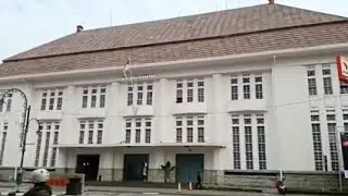 Kantor Pos Besar Bandung Gedung Bersejarah Cagar Budaya Bandung Suasana Di Kantor Pos Besar Bandung