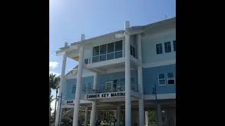 Dinner Key Marina in front of Dinner Key Channel in Pan American Dr. Miami. Big Yacht Harbor マイアミ