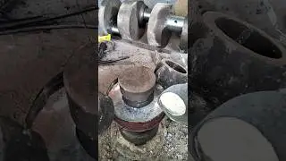 Pouring of Bigg Size Babbit bearing White metal Bearing