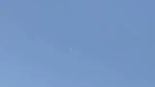 Another strange object UFO flying over my house, Baltimore MD  Don't know what this thing is.