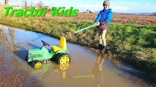 Tractor Kids Ciao Gabi - Green Tractor Kids in the Mud - Tractor Mud - Tractor