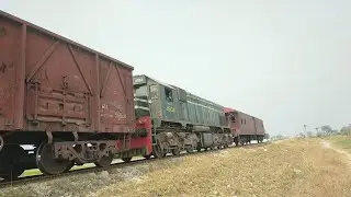 Goods Train with HBU 20 8050 8075 and Gmcu 15 4904 Locomotive||Locomotive Attached Between Train