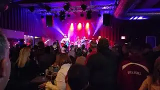 Garth Brooks Boatyard Eats