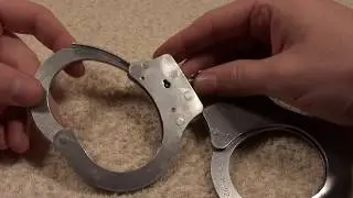 Ukrainische Handschellen BR-M-92 Handcuffs Menottes Fort ФОРТ БР-М-92 НАРУЧНИКИ