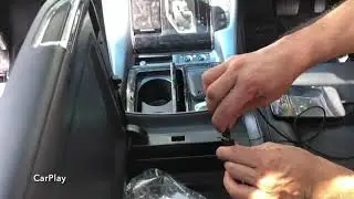 Toyota Alphard  (Alpine EX-11) - Android based Fm Conversion module with CarPlay