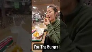 Лучший бургер в Японии быстрого питания | Mos Burger #шорты #япония