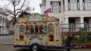 Dutch barrel organ at Russian Embassy in The Hague