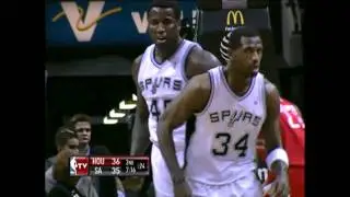 DeJuan Blair throws down the hammer