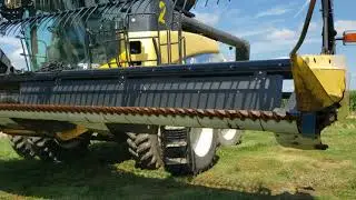 2004 New Holland 84C Flex Draper Head