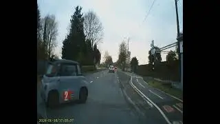 Un conducteur de voiture sans permis ...
